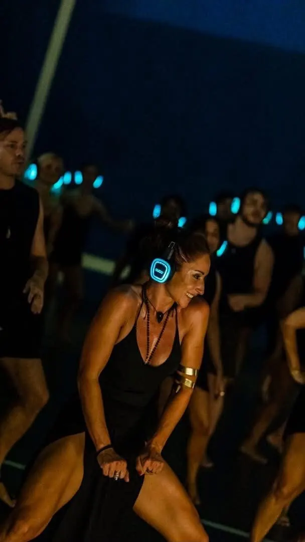 Night journey with live electronic music and headphones